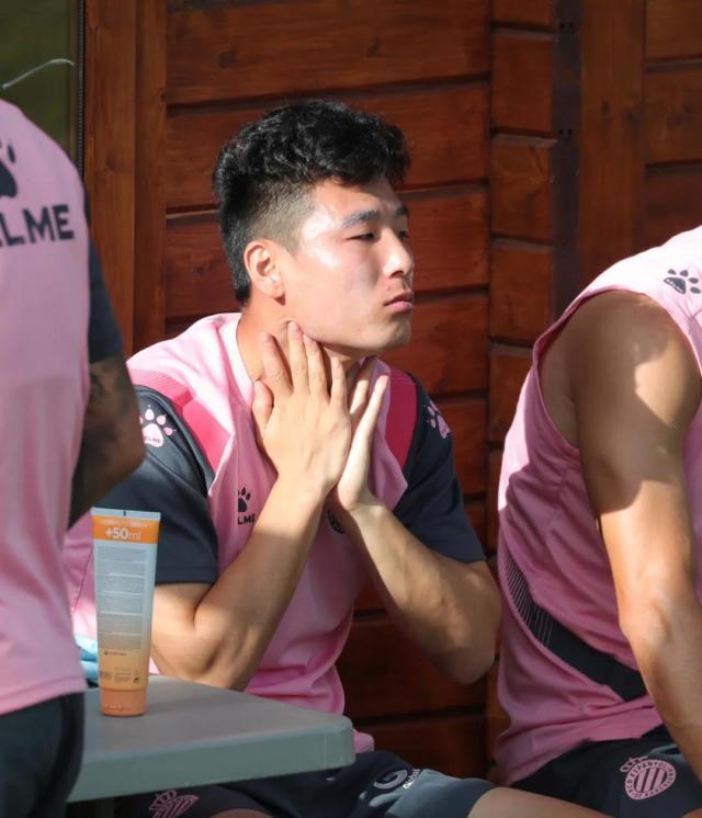 九游体育-武磊:三天一赛一天两练 每天被教练们“虐”的酸爽